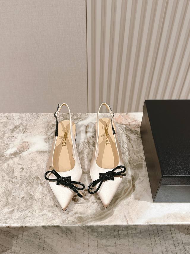 Prada 25Ss Spring and Summer new model first release in the counter, the latest