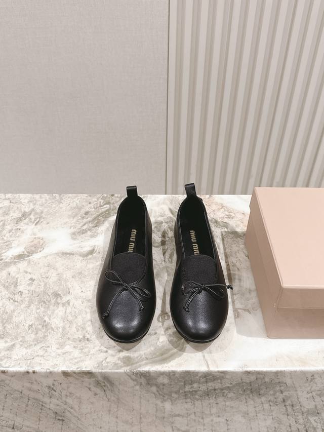 Detailed picture of the top version. Official website quality Balenci*Ga Paris#.