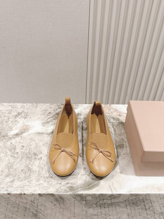 Real photos of the top version. Official quality Balenci*Ga Paris co-branded mus