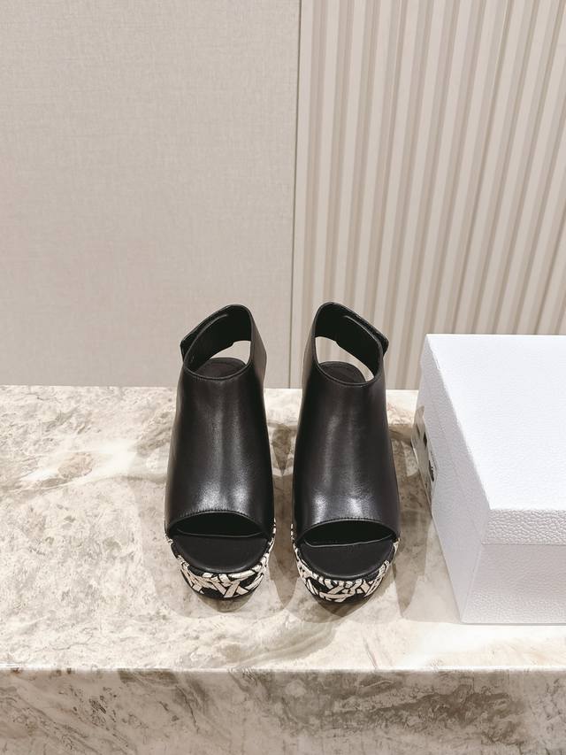 Real photos of the top version. Official quality Balenci*Ga Paris. Ss24 latest c