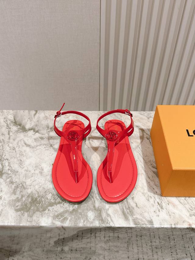 Real photos of the top version. Official quality Balenci*Ga Paris. Ss24 Paris ci