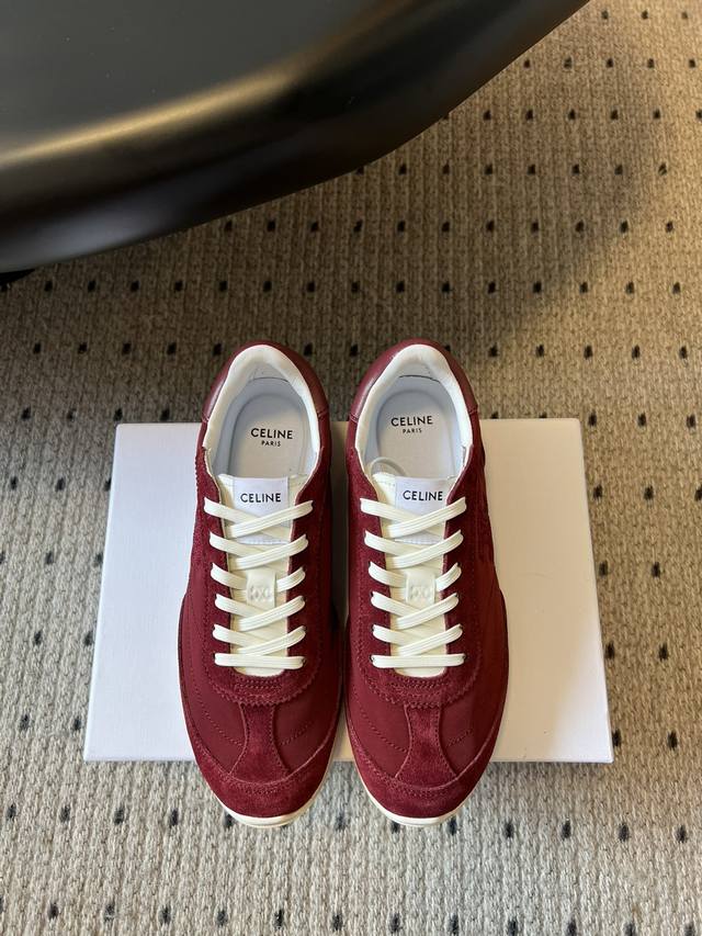 Detailed picture of the top version. Official website quality Balenci*Ga Paris.