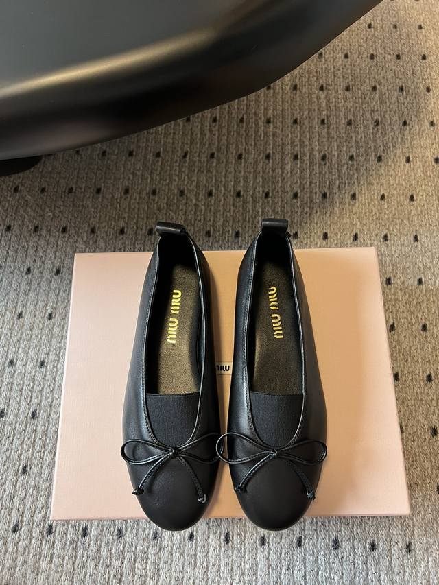 Real photos of the top version. Official quality Balenci*Ga Paris. Ss24 latest m