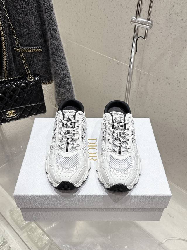 Top version difference currency 25Ss Loewe's new summer style is launched with d
