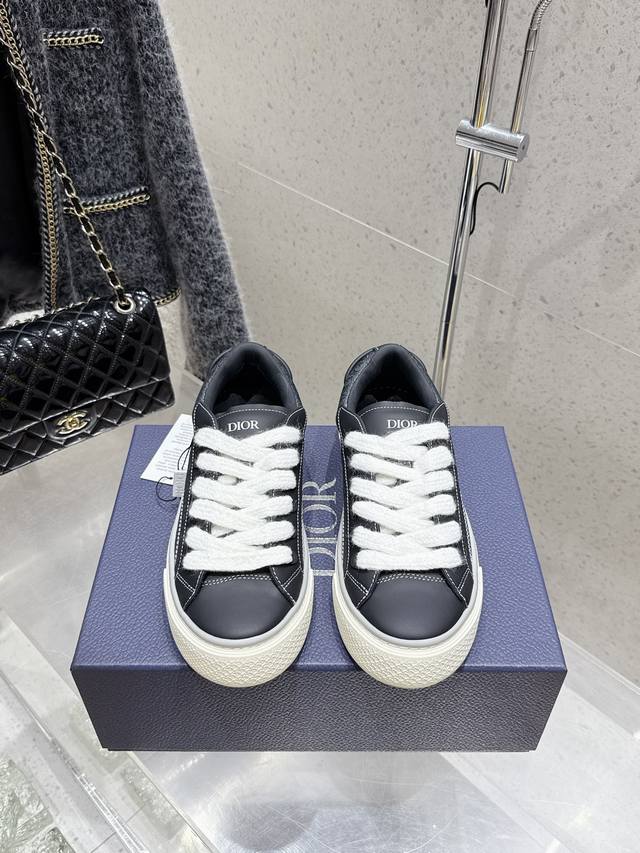 Top version difference currency 25Ss Prada's new summer style is launched with d