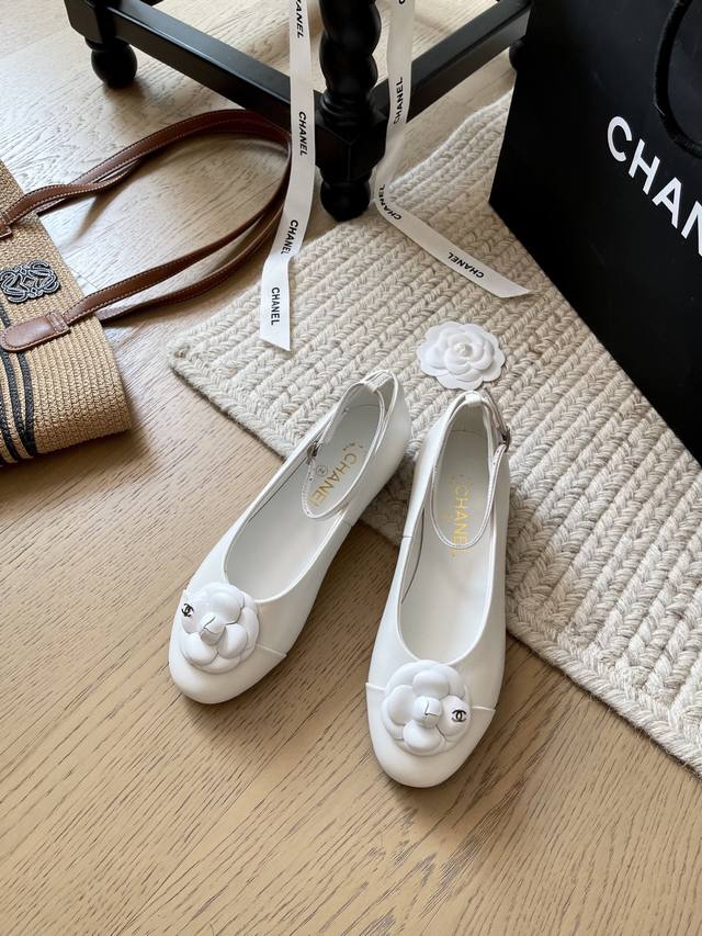 Real shot# Patent leather Style number: 815715 Size: 26 16 8Cm Gg Blondie chain