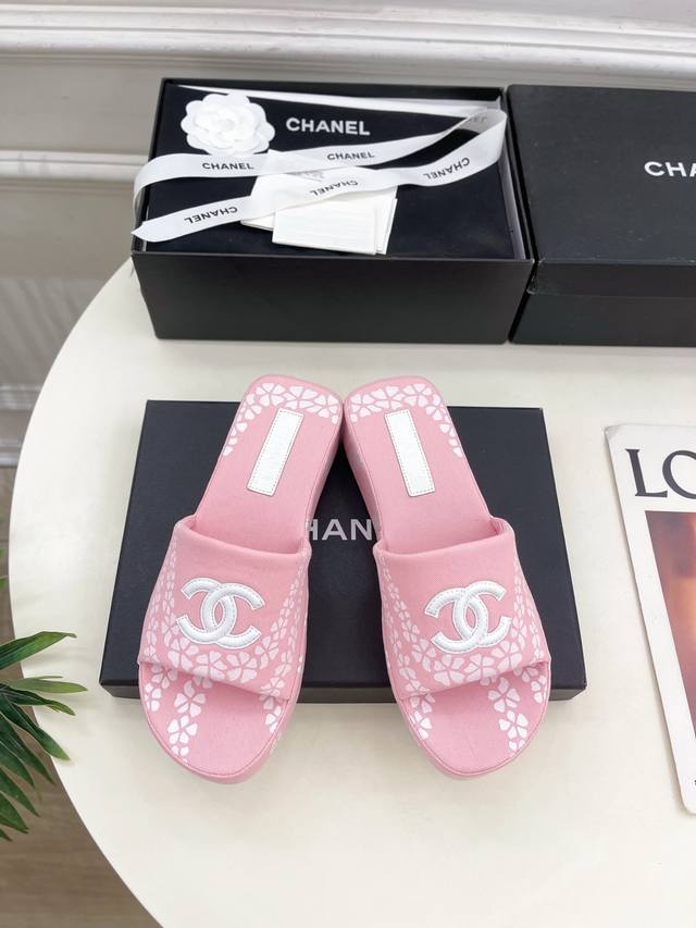 Lv croissant The latest out of stock, listen to me and you must buy it. I have h