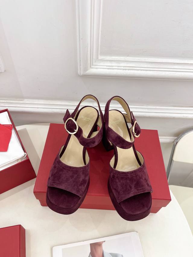 Alexander Wang I love very much. It has a cool feeling. is a must-have! Very sty