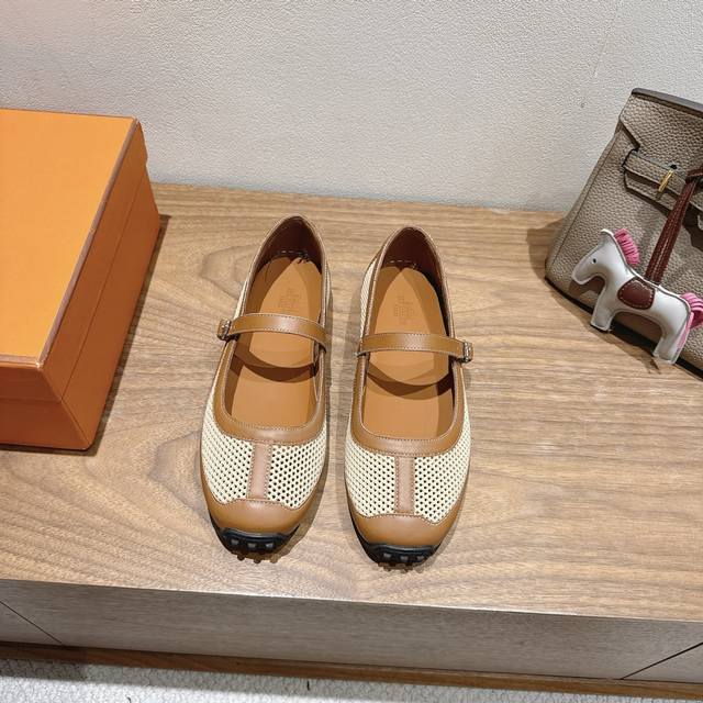 Pure leather. Herm