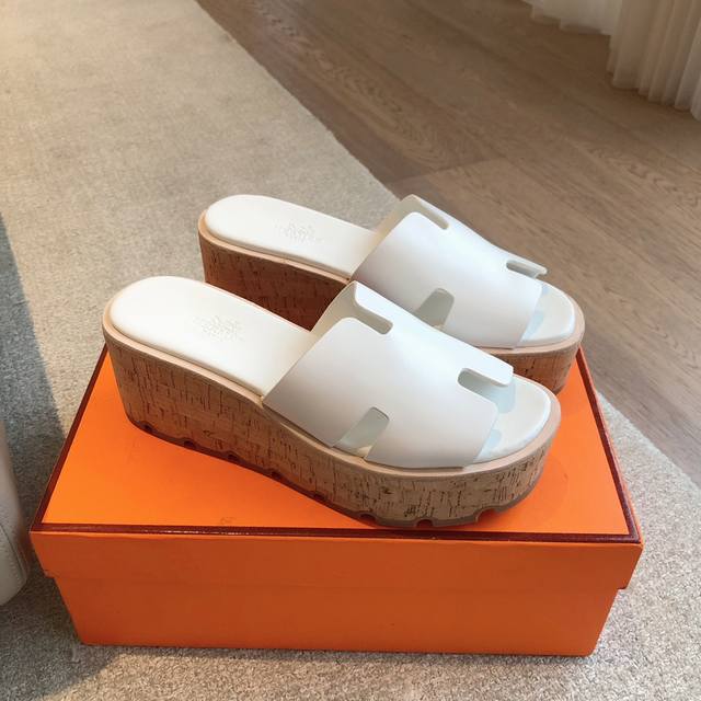 Factory price Pp: Chanel dad shoes, 2025 counter top casual sports shoes This cl