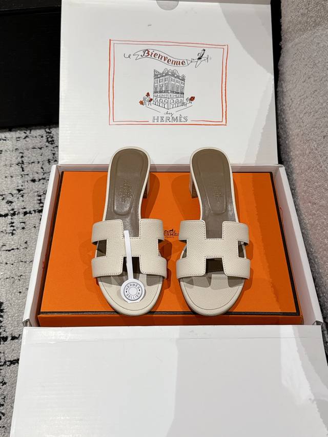 with gift box. Hermes Concan bag pure leather. uses calfskin soft cowhide leathe