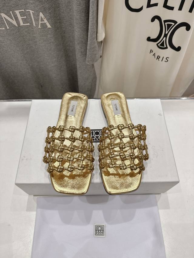 with box Size: 44*28Cm Get ready for new summer styles Second-hand Chanel second