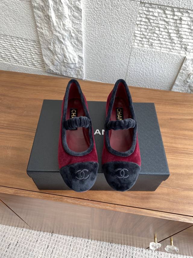 New Dexun Shoes Fabric is thin and clear, different from the market. Thick fabri