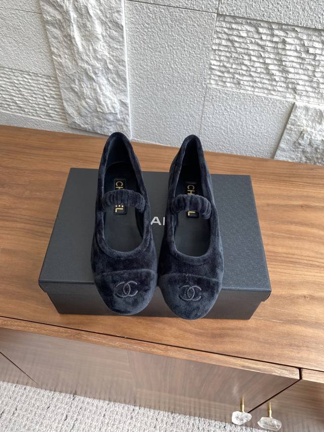 New Dexun Shoes Fabric is thin and clear, different from the market. Thick fabri