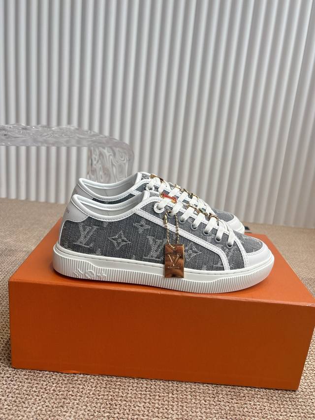New ballet mesh shoes Unique hollow woven mesh design, light and agile, looming