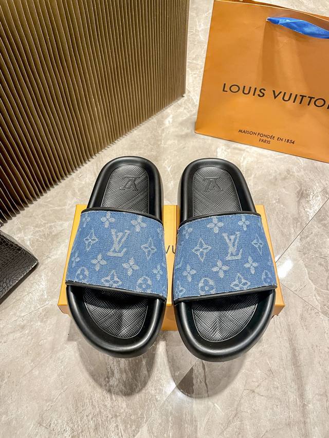 Gift box packaging The Lv Carryall chip version family has a new member. Lv desi