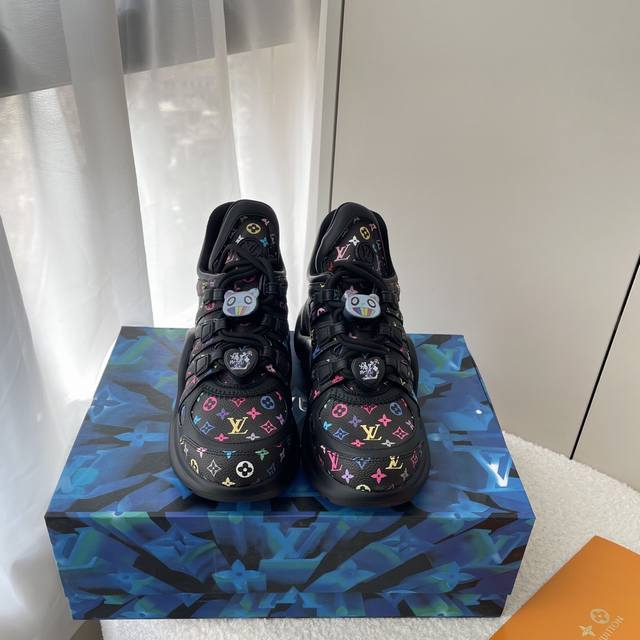 Chip version Lv Louis Vuitton shopping bag Carry it and you will instantly becom