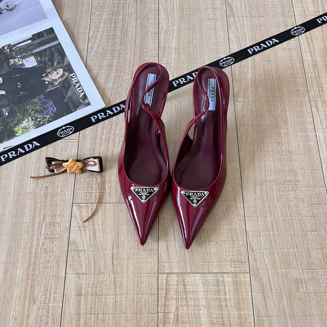 Price: Thick-soled leather Chan*L early spring new king-bomb big-toed shoes Chan
