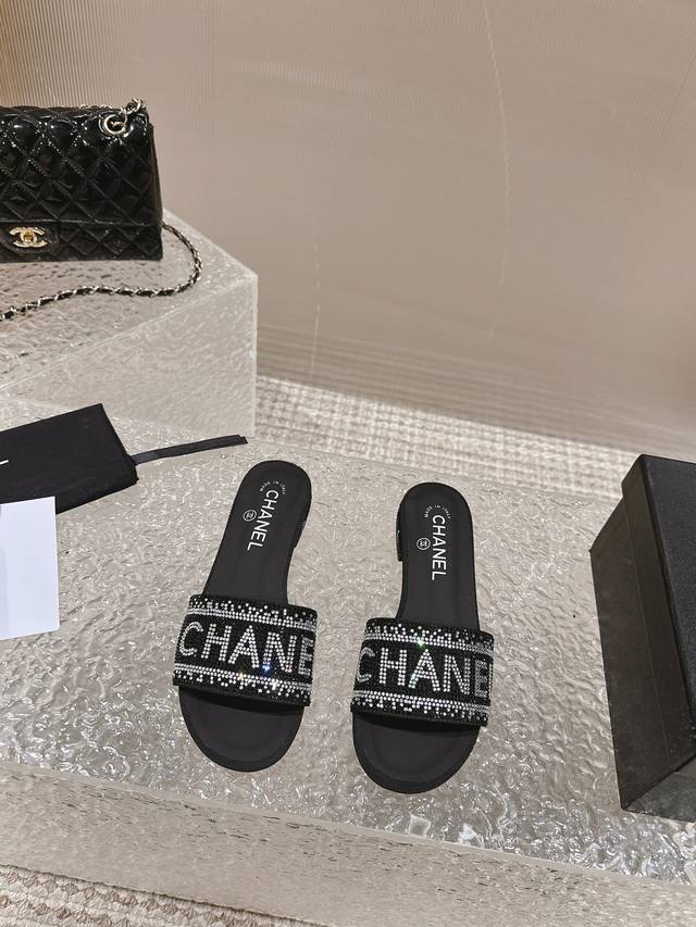Quantity Price: Gucci's modern design aesthetic explores a unique path of crafts