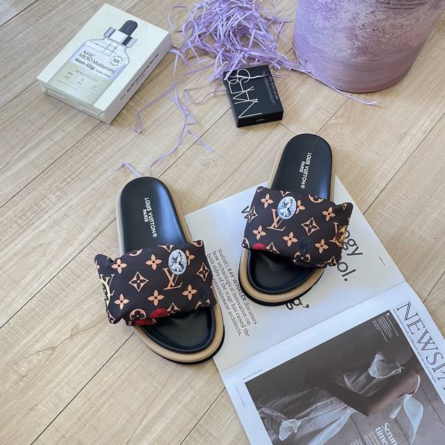 Price: Top version Lv Donkey Brand L Home 23 Spring and Summer Catwalk Fat Train