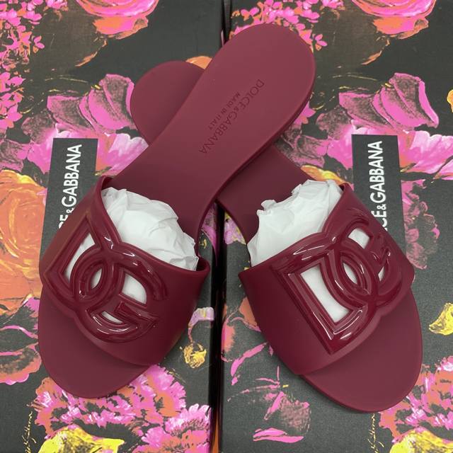 Price: Prada thick sole. Lightweight Ip outsole. 35-41.