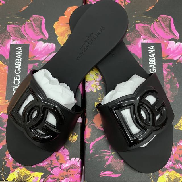 Price: Prada thick-soled woven style. New overlocking process. Sizes 5-41.