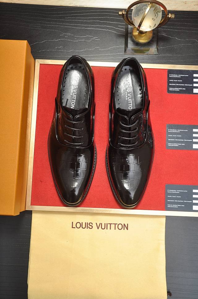 Factory price P Louis Vuitton sheepskin lining new cowhide Lv formal shoes count