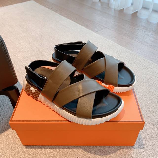 Price: Hermes... A Eclair Couples New colors + hot series Light sole, with a cer