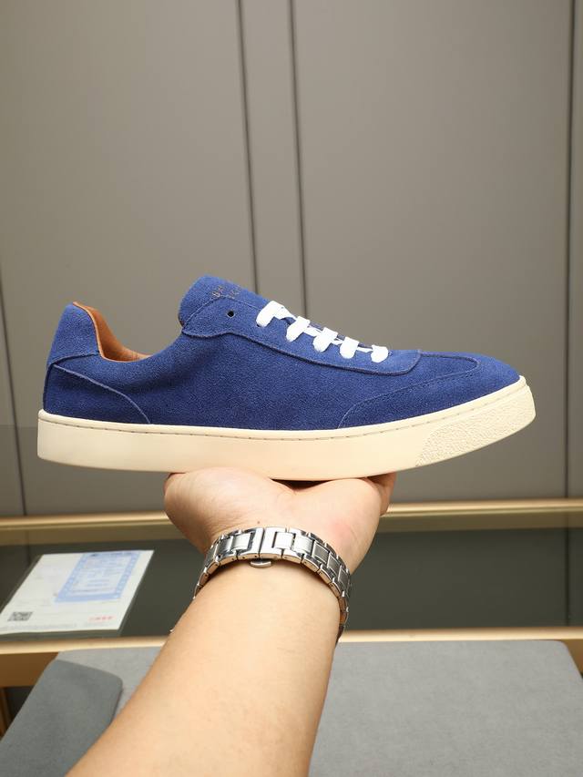 2025 new color Brunello Cucinelli is a world-class luxury brand from Italy. This