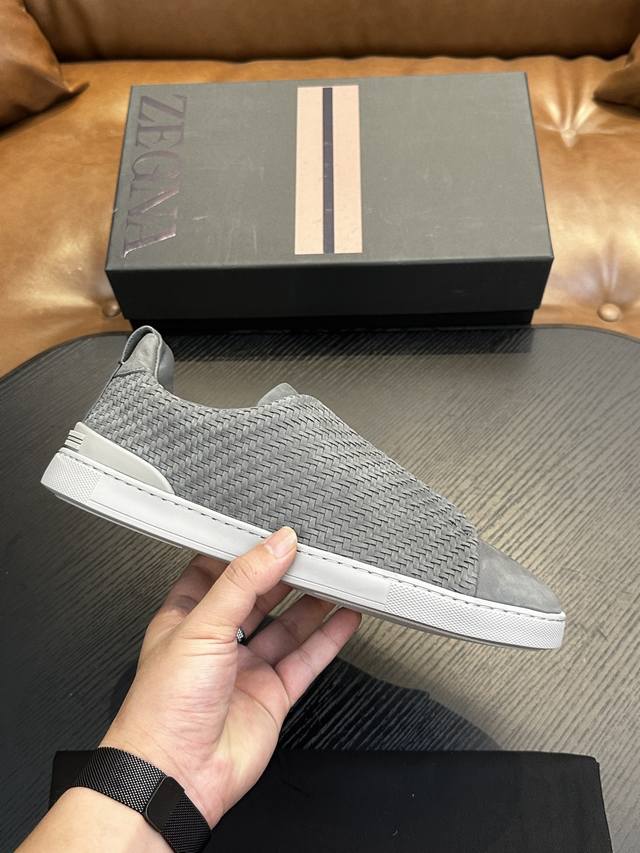 Hot sale! Ermenegildo Zegna casual sneakers This Triple Stitch low-top sneaker i