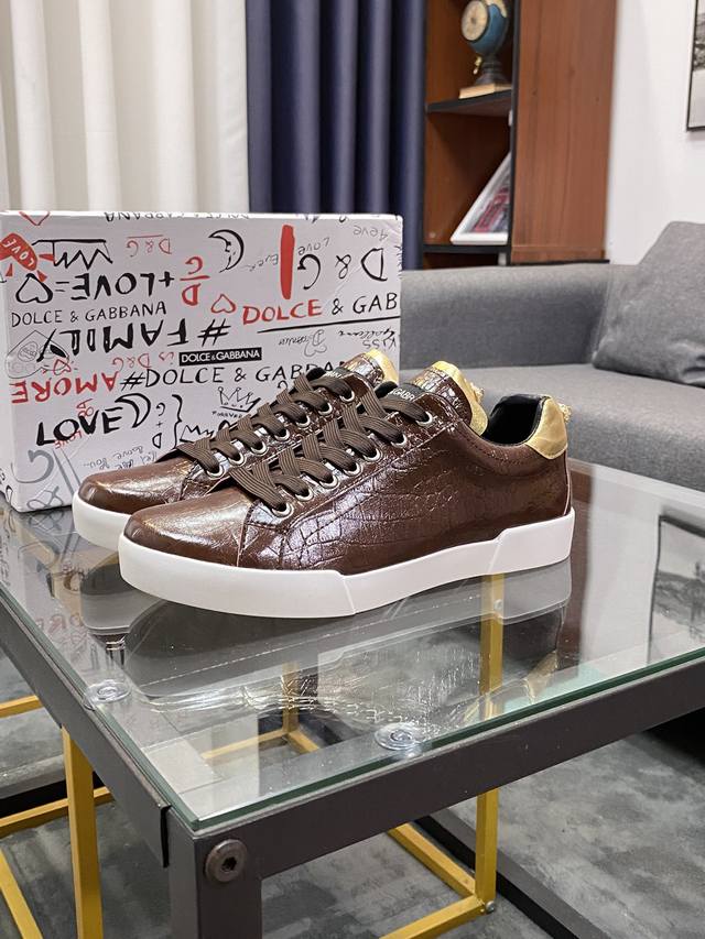 Product trademark: Dolce&Gabbana Standard size: 38-44, 45 custom made Product ma