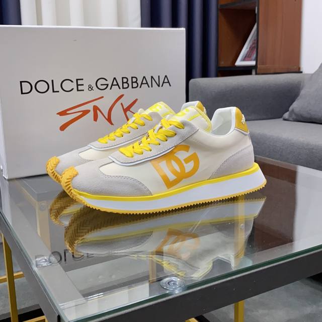 Product trademark: Dolce&Gabbana Regular size: 38-44, 45, 46 custom Product mate