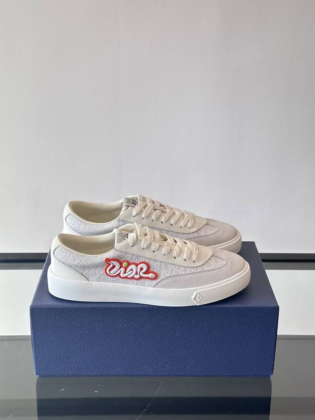 Dio* Low-top B101 casual sneaker, this B101 sneaker is a classic piece in your w