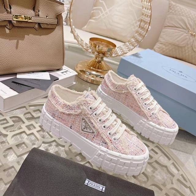 Factory P price women's clothing and women's shoes sports original Prada Prada a
