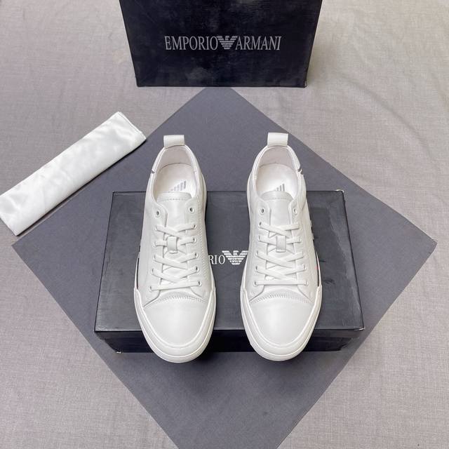 Armani fashion shoes with Italian imported top-grade cowhide upper, a must-have