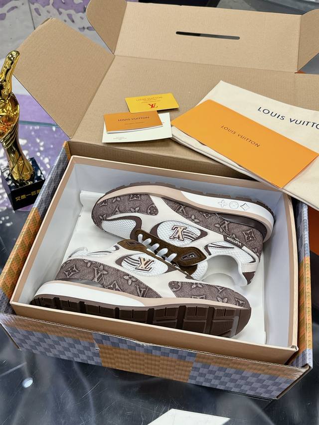 Upgraded version: Airplane box 10 Original development Top version High-end pack