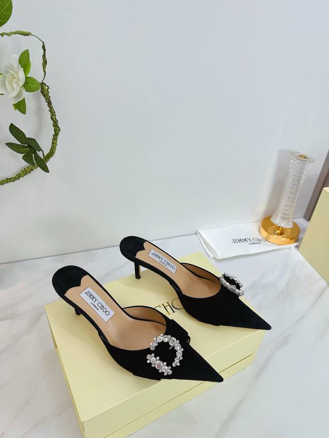 Factory Jimmy Choo is a very comprehensive and distinguished fashion lifestyle b