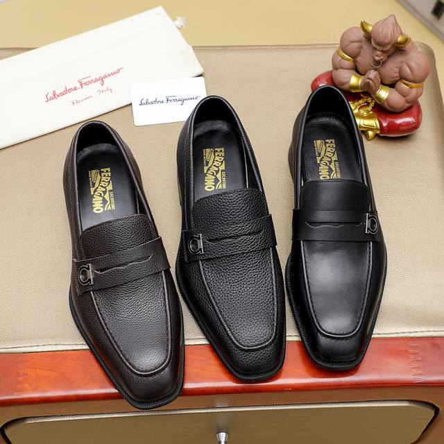 Ferragamo top men's business leather shoes are copied from the official website.