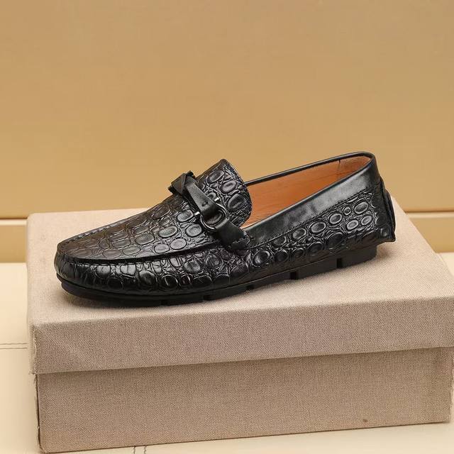 Factory P price Ferragamo popular fashion casual slip-on shoes Official website