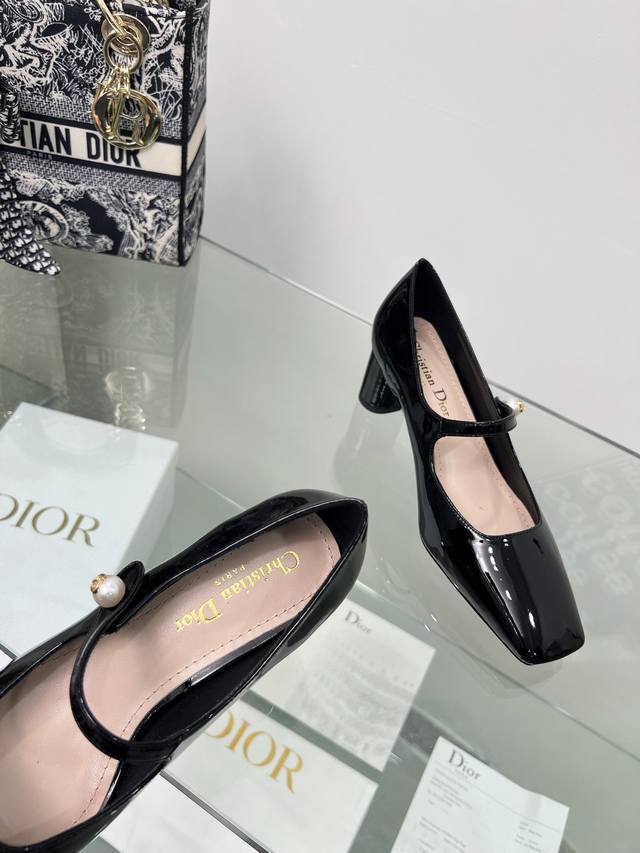 Factory Price P Black patent leather Dior new season round heel Mary Jane square