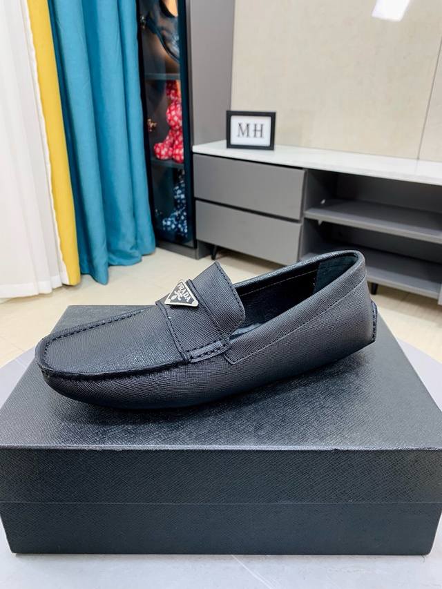 Factory Price P Prada Men's Slip-On Casual Series Loafers Made of cowhide inside