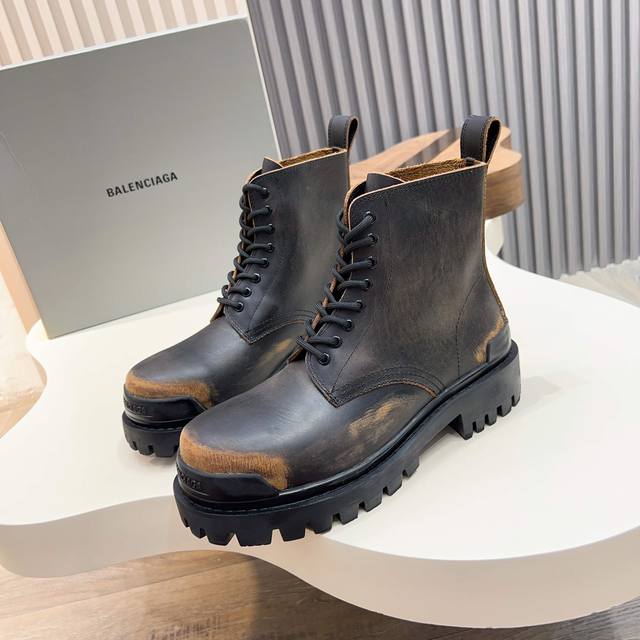 2025 Nicholas Tse same style men's boots, antique distressed work boots, front a
