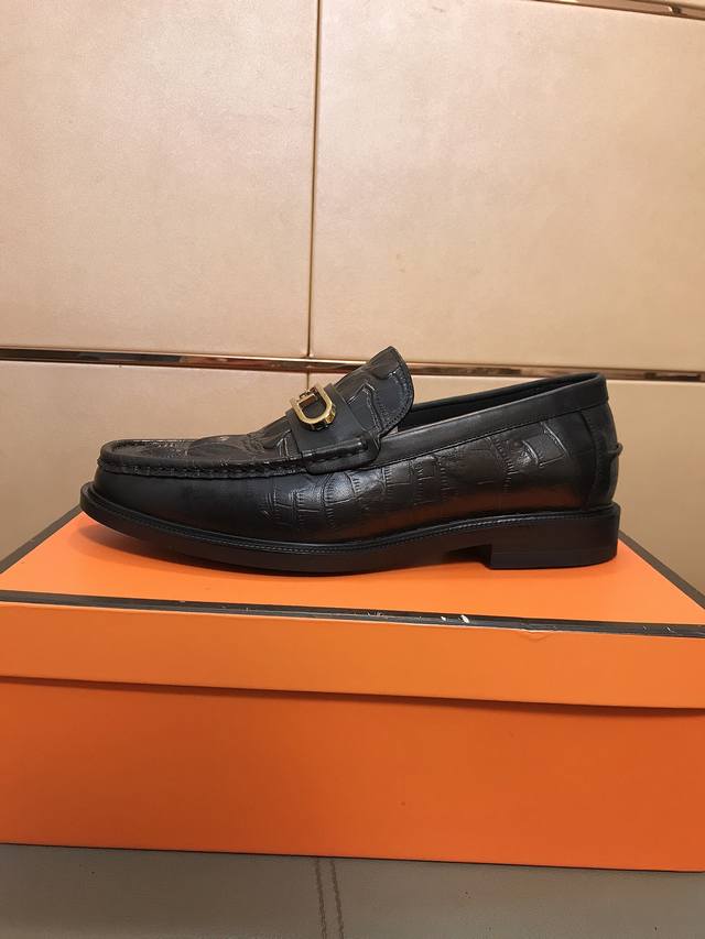 Factory P price Fendi latest men's casual business leather shoes, new model mold