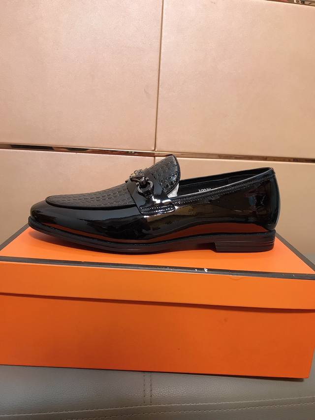 Factory Price Armani New Casual Formal Leather Shoes. Simple New Concept. Soft a