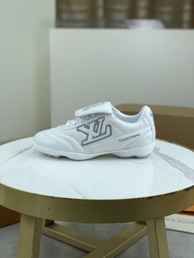 Factory P price P Actual price 2630 new Lv couple's same style sneakers, wearing