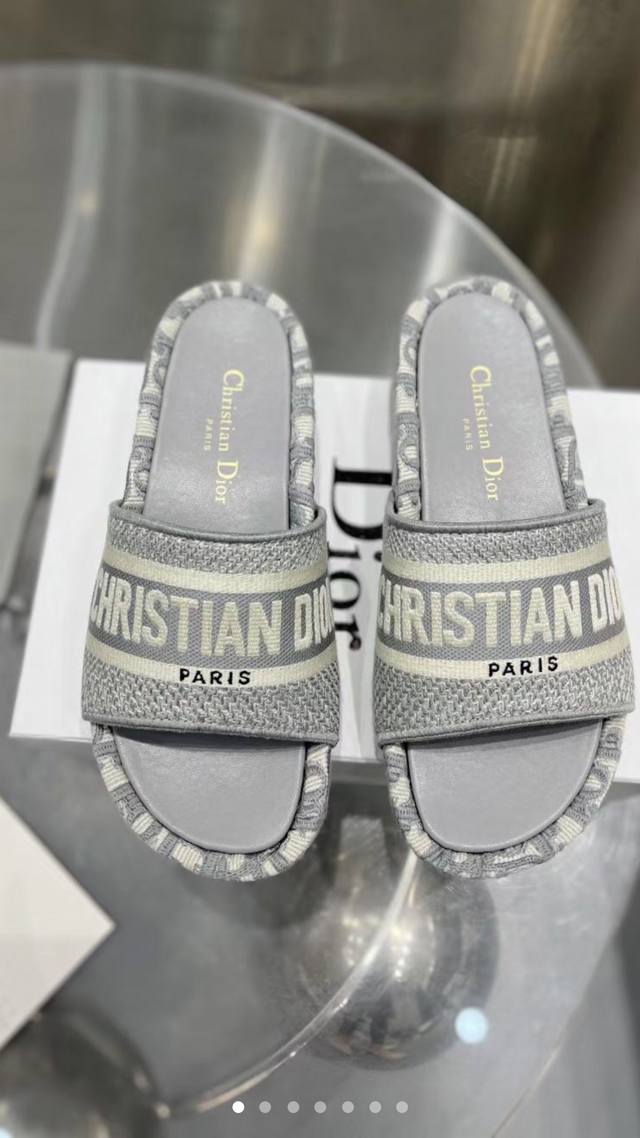 Direct sales of classic hot-selling models continue. I love this pair of Dior we