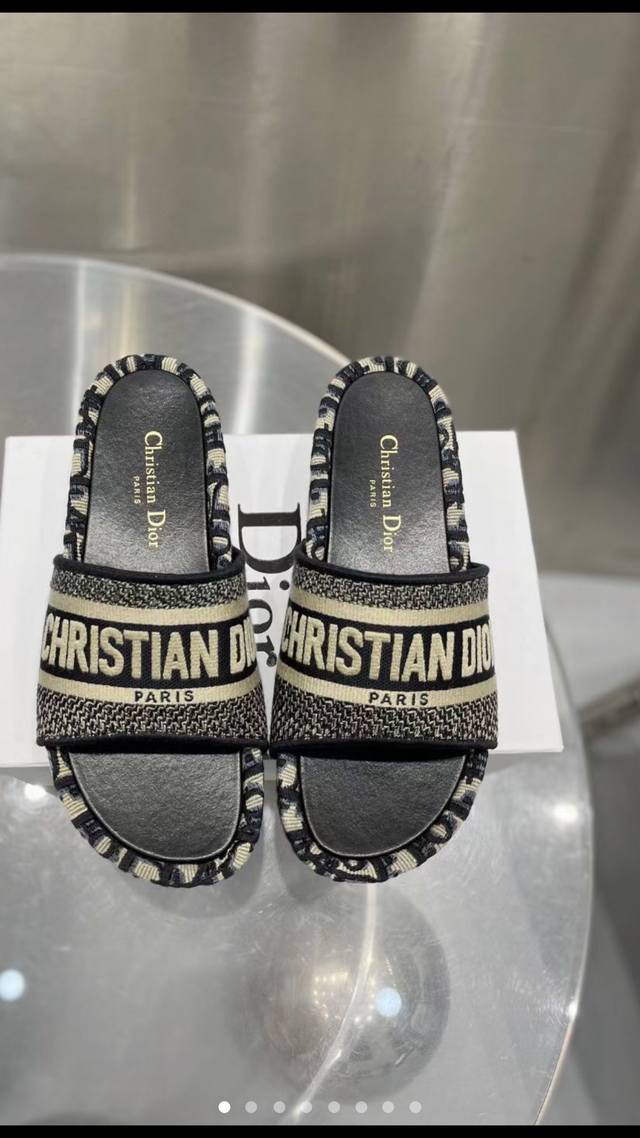 Direct sales of women's shoes and women's clothing classic hot-selling models co