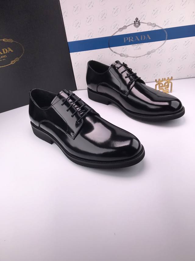 Prad* Round head Business formal wear Bright patent leather Grain calfskin Impor