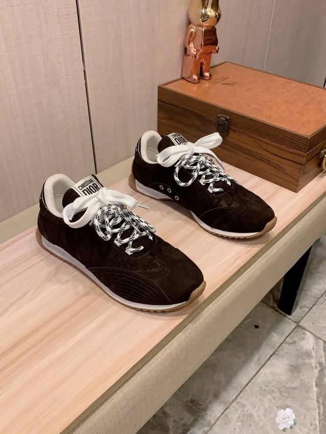 Couple's new style: Dior* latest hot-selling casual shoes at factory price, top