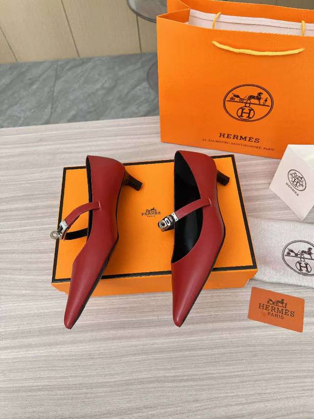 Factory price, women's clothing, women's shoes, sports original 2025 top product